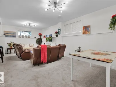 7608 15 AV SW photo 25