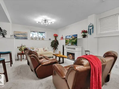 7608 15 AV SW photo 26