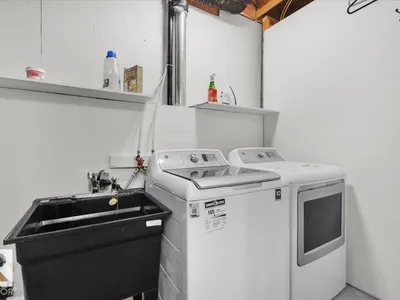 7608 15 AV SW photo 34
