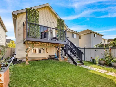 7608 15 AV SW photo 38
