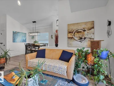 7608 15 AV SW photo 5