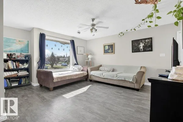 2104 145 AV NW photo 3