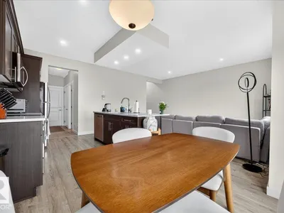 100 MEADOWLAND CR photo 11
