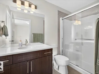 100 MEADOWLAND CR photo 23