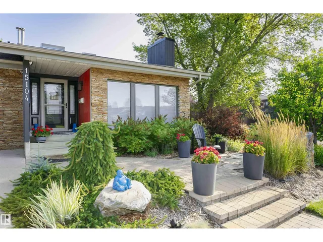 15104 42 AV NW, Edmonton