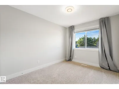 10433 70 AV NW photo 25