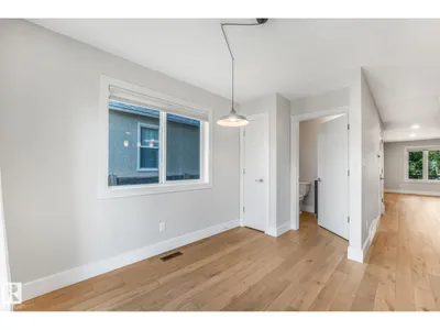 10433 70 AV NW photo 11