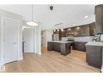 10433 70 AV NW photo 13