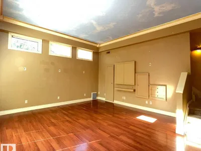 11643 76 AV NW photo 18