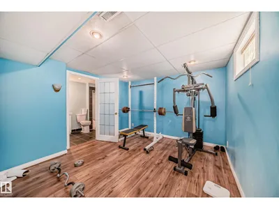 11643 76 AV NW photo 32