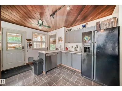 11643 76 AV NW photo 11
