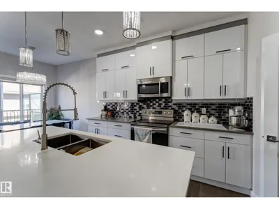 #32 1703 16 AV NW NW photo 12