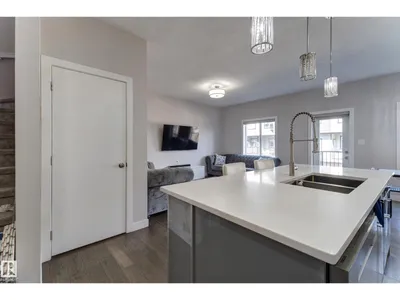 #32 1703 16 AV NW NW photo 22
