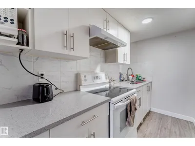 #32 1703 16 AV NW NW photo 36
