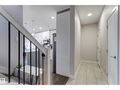 #32 1703 16 AV NW NW photo 9