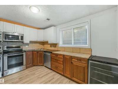 9347 105 AV NW NW photo 38