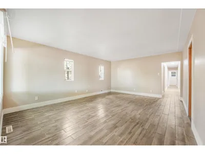 9347 105 AV NW NW photo 13