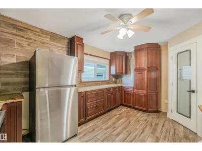 9347 105 AV NW NW photo 17