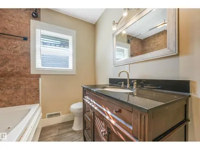 9347 105 AV NW NW photo 29