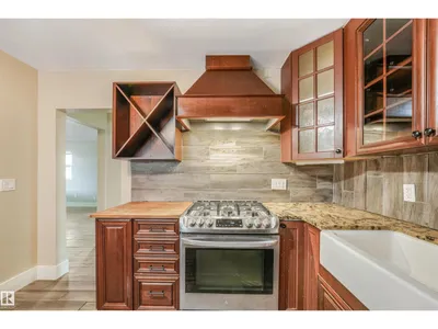 9347 105 AV NW NW photo 19