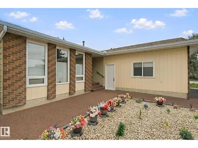 18525 86A AV NW photo 4