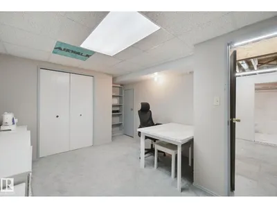 18525 86A AV NW photo 45