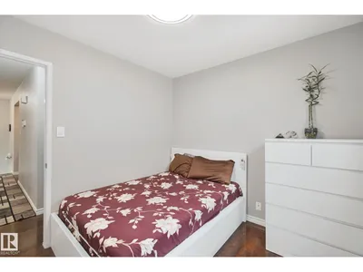 18525 86A AV NW photo 37