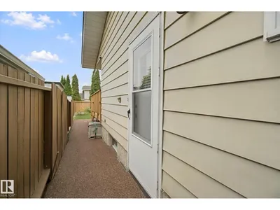 18525 86A AV NW photo 63