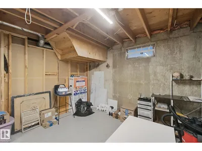 18525 86A AV NW photo 58
