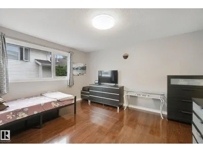 18525 86A AV NW photo 39