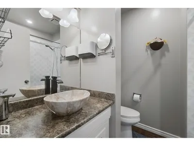 18525 86A AV NW photo 42