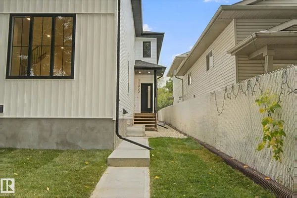 11322 91 St. NW photo 3
