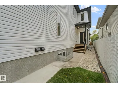 11322 91 St. NW photo 4