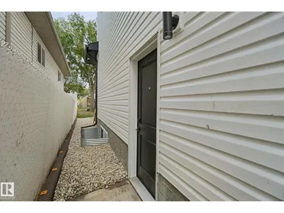 11322 91 St. NW photo 40