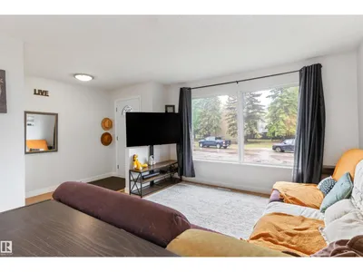 18045 96 AV NW photo 10