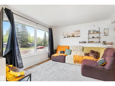 18045 96 AV NW photo 11