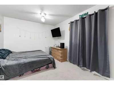 18045 96 AV NW photo 15