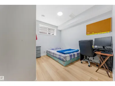 17072 45 ST NW photo 61