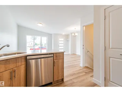 12117 85 ST NW photo 12