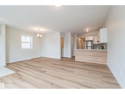12117 85 ST NW photo 6