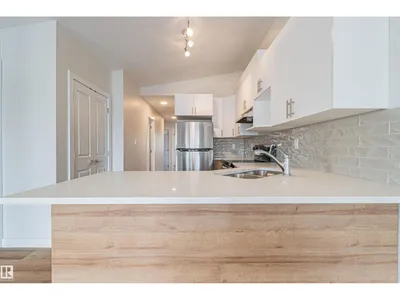 12117 85 ST NW photo 8