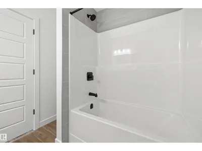 534 176 AV NE photo 32