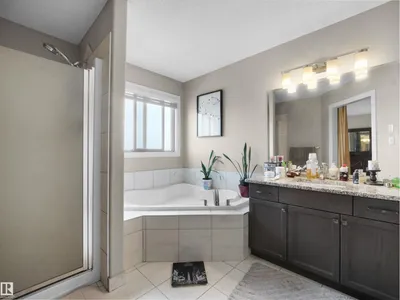 1216 29 AV NW NW photo 37