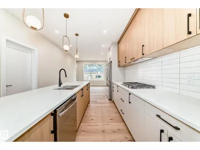 9637 85 ST NW photo 22