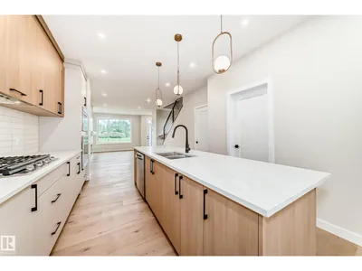 9637 85 ST NW photo 28