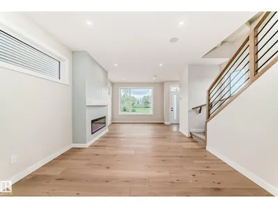 9637 85 ST NW photo 18