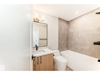 9637 85 ST NW photo 53