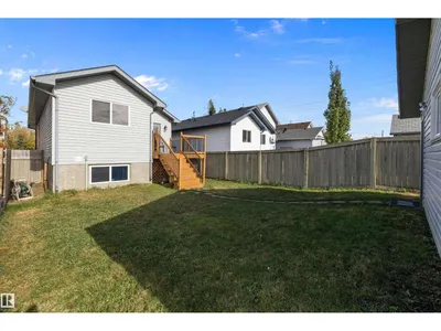 3019 33 AV NW photo 37