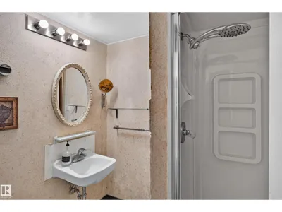 13636 122 AV NW photo 33