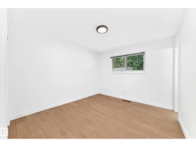 6104 149 AV NW NW photo 20